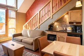 Condo spacieux avec balcon | Piscines et Sauna de style Grotto! - Image 4
