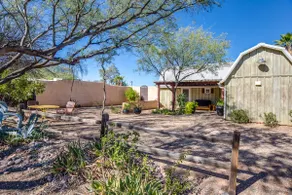 The Barn, Country living in Central Tucson!󰀃 - Image 2