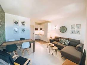 n4 RELAXING SEAVIEW APARTMENT - Image 3
