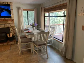 Pine Nest Cottage relaxing getaway 5 Min. to town - Image 3