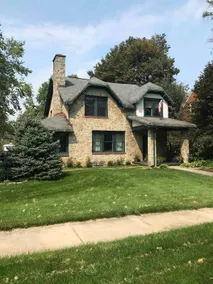 1 block to PSU! 2 bdrm/1bath. Walk everywhere! - Image 2