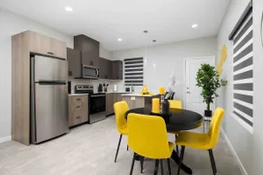 Pharr Chic: Fresh & Stylish Getaway for Families - Image 5