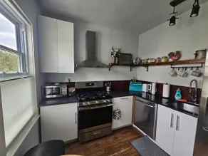 1bdr Apt w/yard in the ❤ of Linden NJ close to EWR - Image 3