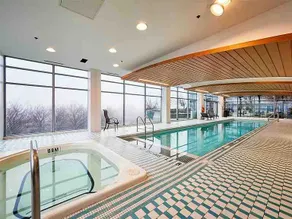 Luxury 2BDR modern private condo in Toronto - Image 4
