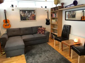 Bright and spacious, central location HG-00010685 - Image 3