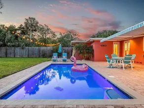 DesignerHGTV•Pool•Walk/Bike to Attractions•Island - Image 2