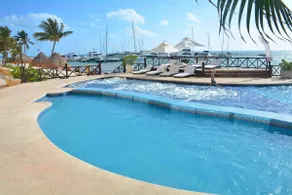 Apartment with a private beach 50 meters away - Image 2