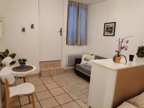 Orchid's studio - Image 2