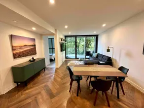 2 Bedroom St Kilda Road Luxury Building - Image 2