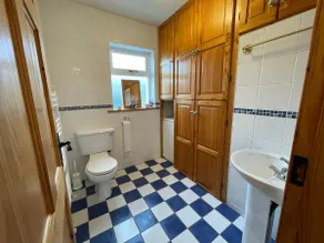 Comfortable 3 Bed,Entire Home with Double And Twin - Image 4