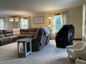 Colonial Pines Estate. 5 bedroom spacious home - Image 5