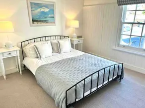 Adorable 2 bedroom cottage on the Isle of Wight - Image 2