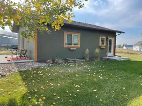 Private Cottage Between Bozeman and Big Sky - Image 2