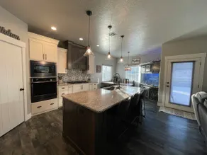 Spacious Home With Pool Spa. 25 min to ZION NAT. - Image 4