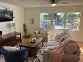 Pool house - heated pool in heart of Melbourne, minutes to beach - Image 2
