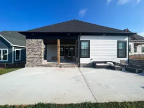 Luxury 3BR lakeside escape - Image 3
