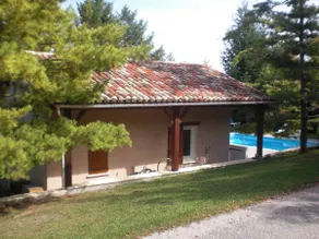 Quiet cottage with 100% private pool - Image 3
