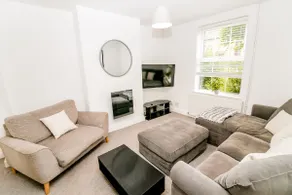 New city house, great location - with parking - Image 2