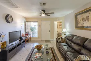 Cozy Townhouse in safe neighborhood. - Image 5