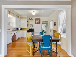 Charming 1909 St Johns Bungalow - Image 2
