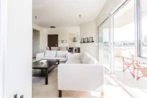 Μodern apartment with big garden - Image 4