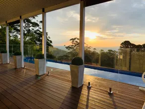 Mountain top home with spectacular views - Image 3