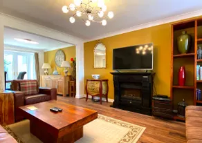 Newcastle King Park 3-Bedroom Spacious Home - Image 5