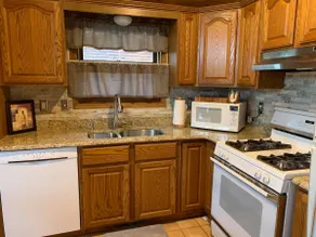 Lakehouse Paradise w/ Hot Tub Near Cascade Mountain - Image 5