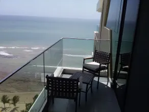 Beach Front Manta Luxury - Image 3