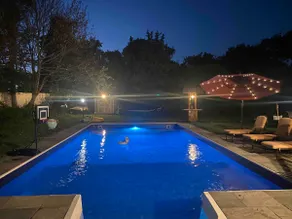 Southampton Oasis w/ Heated Pool – 5 Min to Beach - Image 2