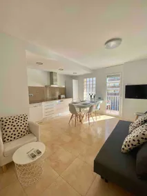 Sea View Apartment near Beach in Calella - Image 3