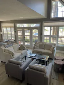 Luxury lakeside Retreat  - Image 2