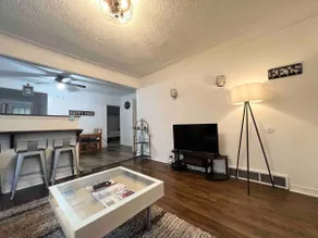 Cozy entire house with convenient location - Image 4