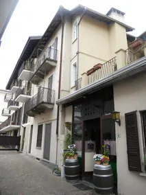 Stresa Apt. CENTRAL with LAKE VIEW (and Wi-Fi!) - Image 2