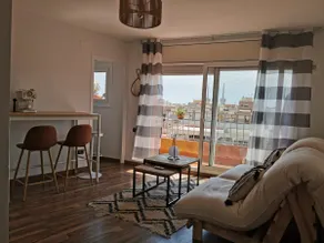 Penthouse with views. 15 minutes to the center by metro. Beach 20 minutes away - Image 5