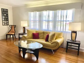Greenhouse Studios very cozy and minutes from Uptown, Airport, Whitewater Center - Image 4