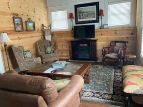 Back In Time Bearkat Bungalow - Image 4