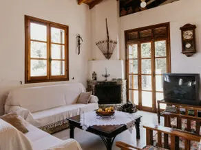 Private Villa, 1km from village square - Image 3