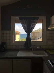 Beachfront, fully equipped apartment, 4 people - Image 4