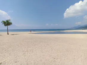 Hannah's Beach Staycation House - Image 3