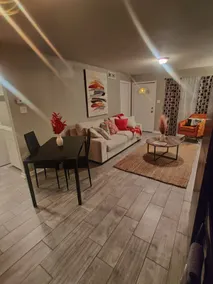Comfortable 1BR Near LSU&Plants |FastWiFi | Parkin - Image 3