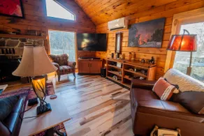 The Flying Squirrel Lodge--Luxury Lodge Near Raystown Lake and Penn State - Image 5