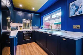 Spacious and Modern 5 BR House - Image 2