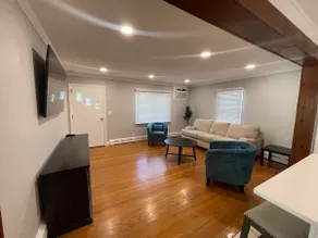 Coastal Gem: 2BR Close to the Shore - Image 3