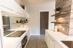 Exclusive downtown Garden Apartment - Image 4