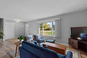 Peaceful 3 Bed home w/ Farm View by Lake Michigan - Image 2