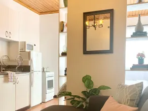 Stylish, Cozy and Private luxe suite in UpperHill - Image 4