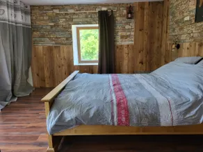 Renovated accommodation with private outdoor spa - Image 4