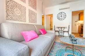 Romantic and new apartment in the famous Rue Meynadier in the supercentre of Cannes - Image 2