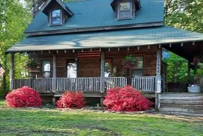 Cozy cabin on the hill! Free Wifi! - Image 2